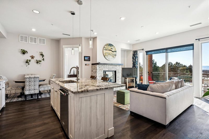 4885 Monaco St #207, Denver, CO 80237