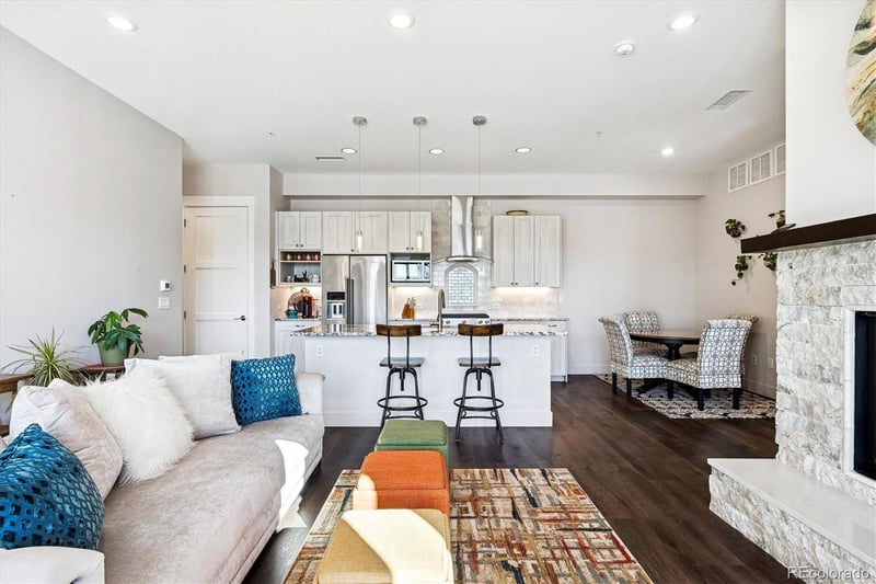 4885 Monaco St #207, Denver, CO 80237