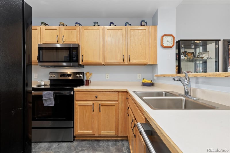 9043 Phillips Dr, Littleton, CO 80128