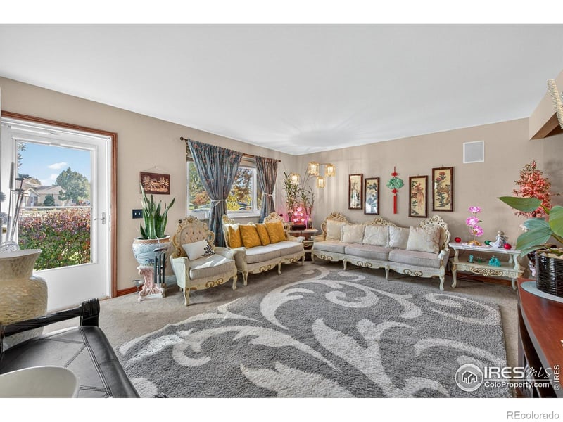 351 Peoria Cir, Aurora, CO 80012