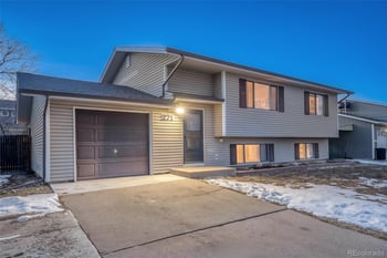 271 Birch St, Bennett, CO 80102