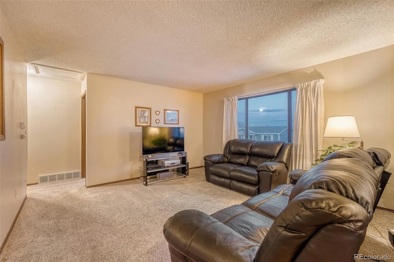 271 Birch St, Bennett, CO 80102