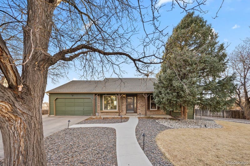 19208 Stanford Dr, Aurora, CO 80015