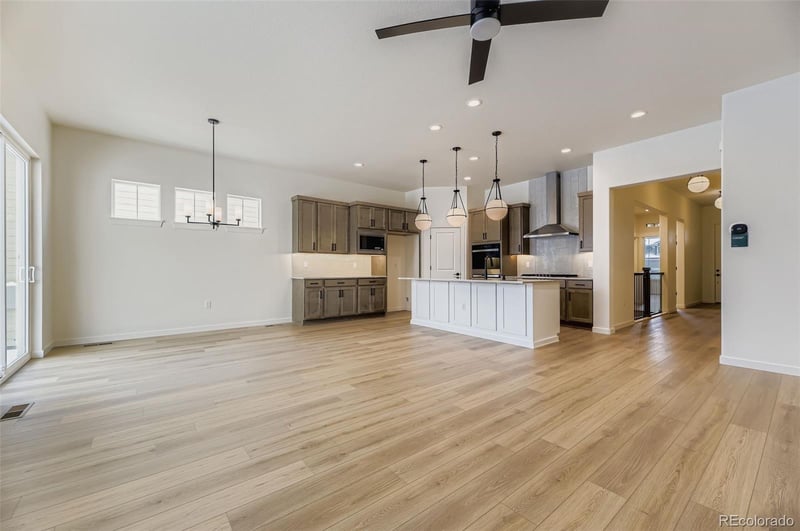 8942 Riviera Way, Aurora, CO 80016