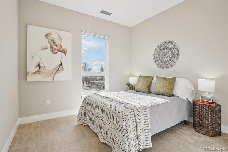 2374 University Blvd #204, Denver, CO 80210