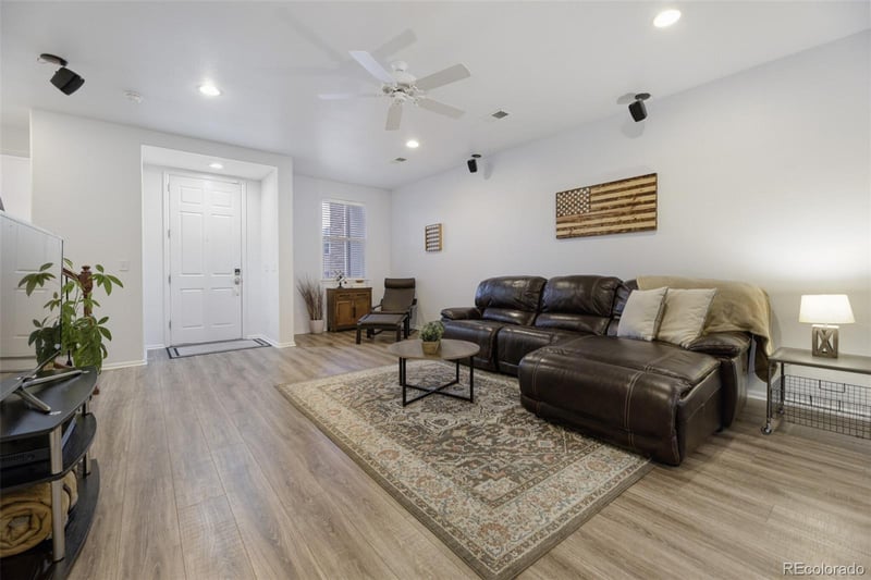 13636 E Weaver Pl, Englewood, CO 80111