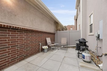 13636 Weaver Pl, Englewood, CO 80111