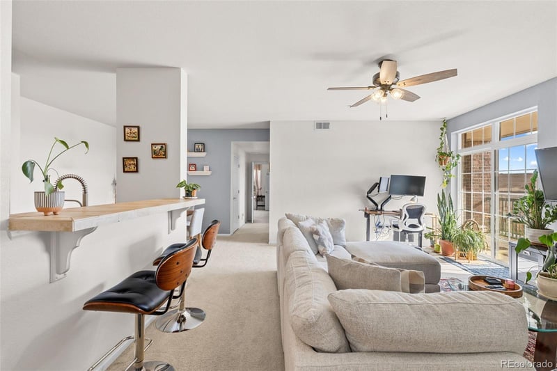 9481 Mansfield Ave #207, Aurora, CO 80014