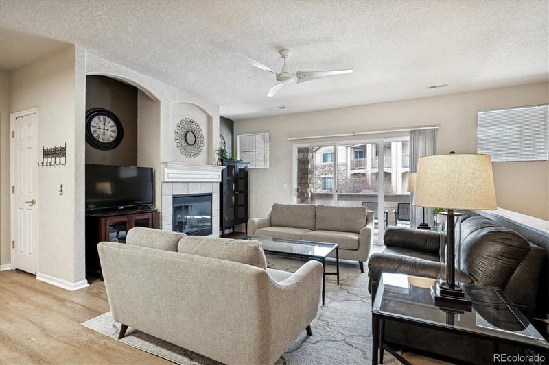 22960 Roxbury Dr #F, Aurora, CO 80016