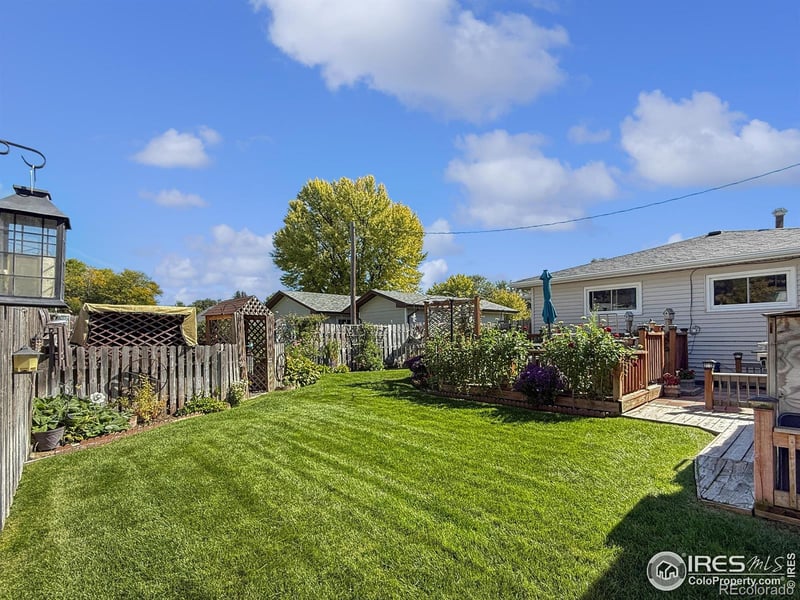 327 Emerson St, Holyoke, CO 80734