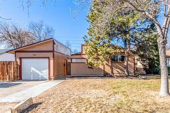 335 Monaco St Pkwy, Denver, CO 80224
