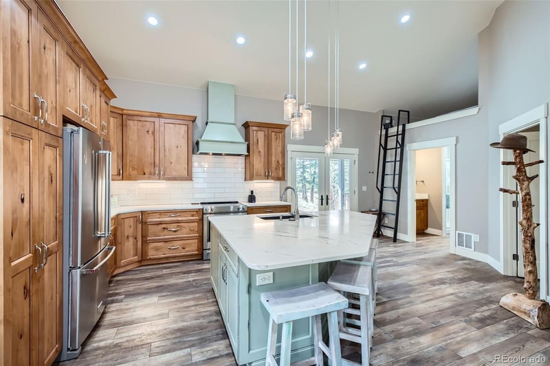 352 Peak View Cir, Florissant, CO 80816