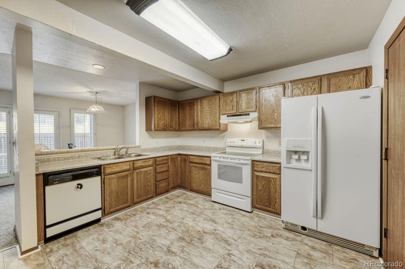 15455 Louisiana Ave, Aurora, CO 80017