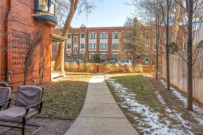 943 Clarkson St, Denver, CO 80218