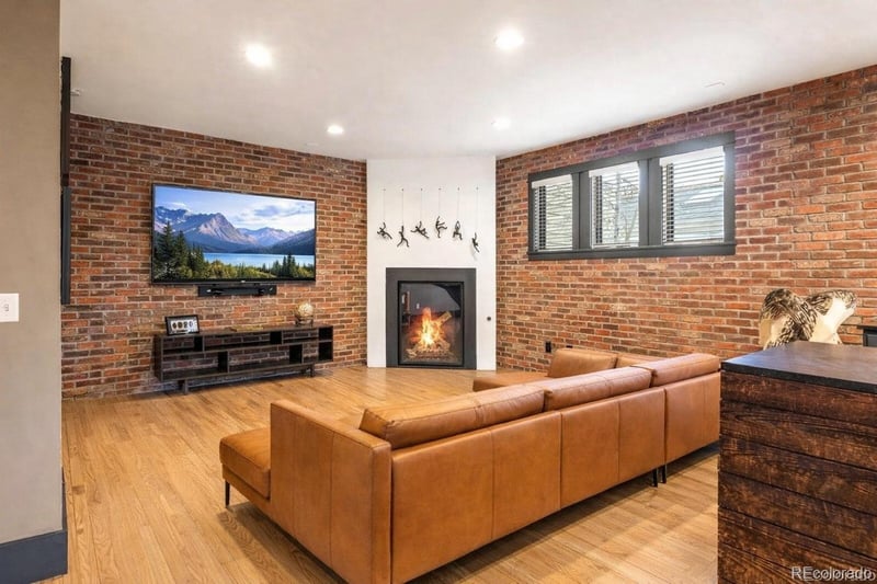 943 Clarkson St, Denver, CO 80218