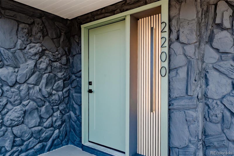 2200 Poplar St, Denver, CO 80207