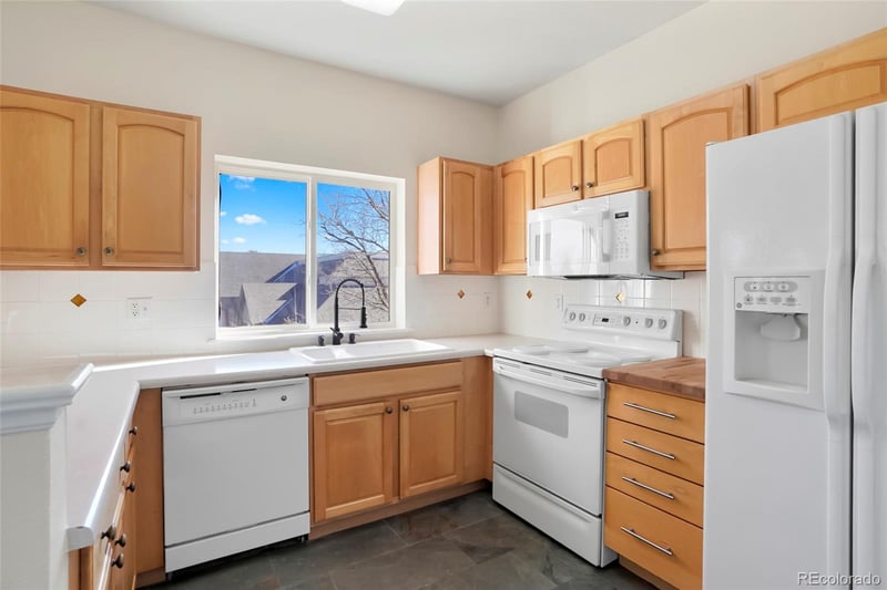 2895 W Riverwalk Cir #201, Littleton, CO 80123