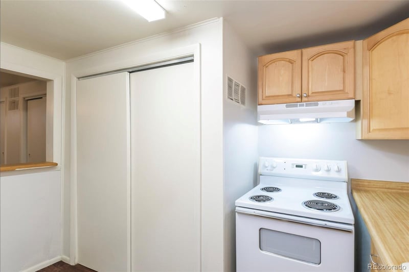 681 Fraser St, Aurora, CO 80011