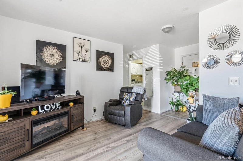 1383 88th Ave #104, Thornton, CO 80260