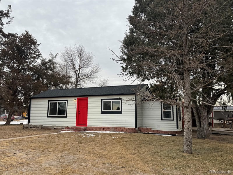 118 Dye St, Roggen, CO 80652