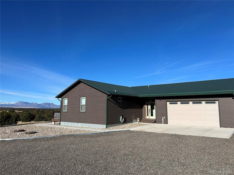 517 Trails End Rd, Walsenburg, CO 81089