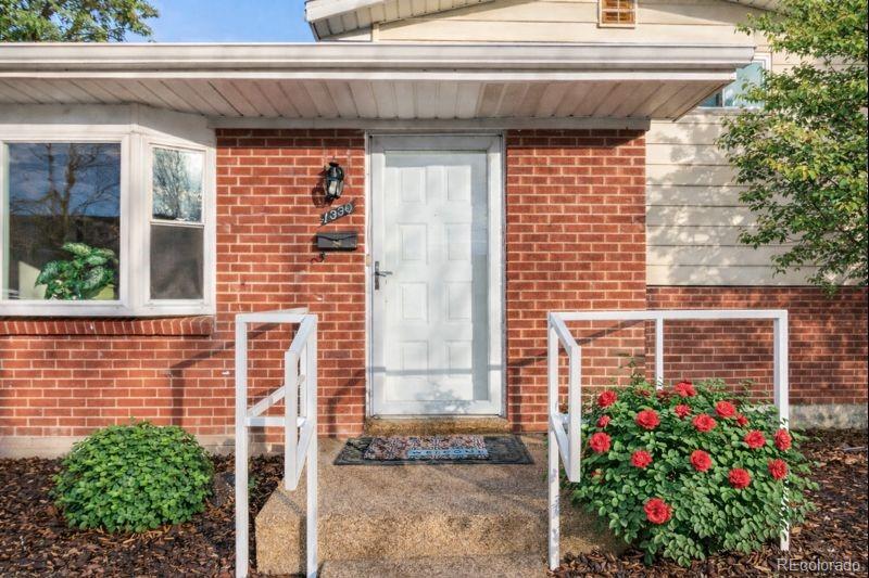 1330 Quari St, Aurora, CO 80011