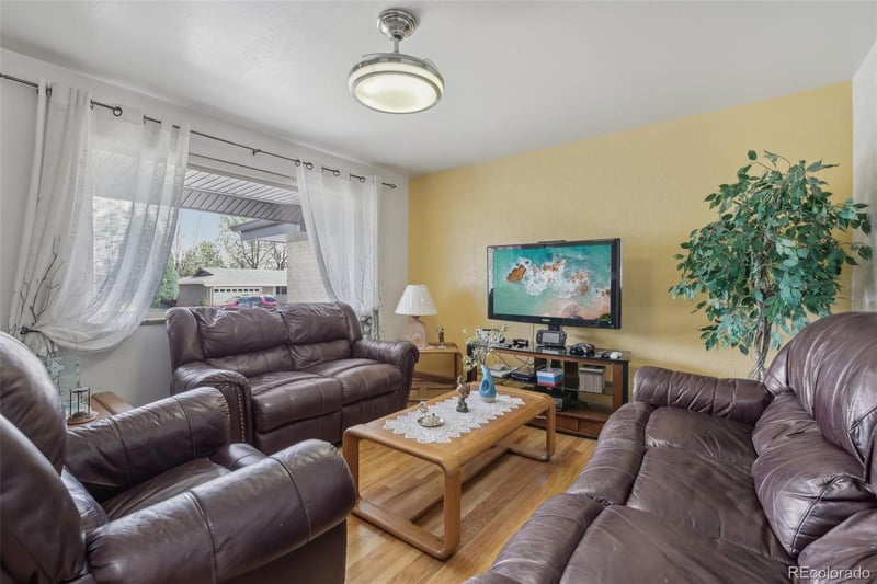 1164 101st Pl, Northglenn, CO 80260