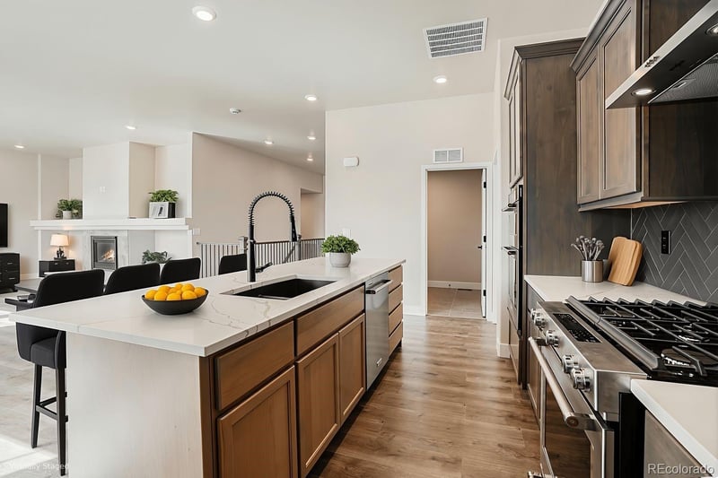 7242 Xenophon Ct, Arvada, CO 80005