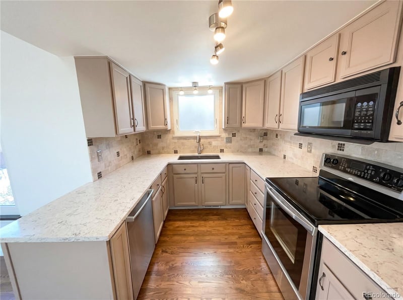 13102 Cross Pl, Littleton, CO 80127