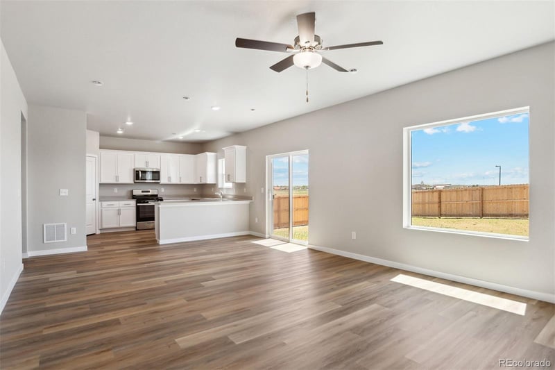 48165 Shetland Dr, Bennett, CO 80102