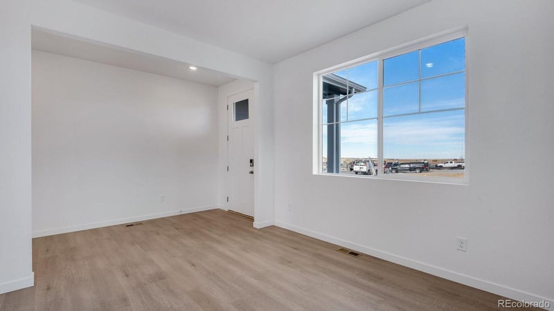 9855 Ceylon Ct, Commerce City, CO 80022