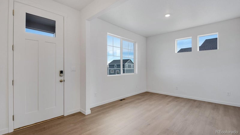 9855 Ceylon Ct, Commerce City, CO 80022