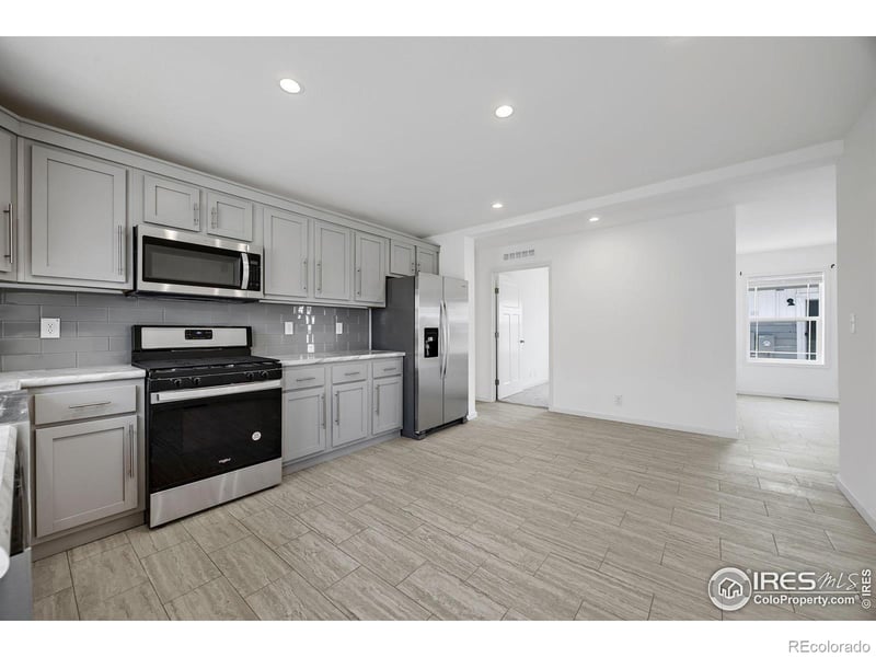 502 Sunset Cliffs Dr, Loveland, CO 80537