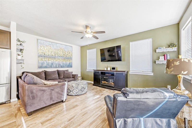450 Wyatt Dr, Hudson, CO 80642