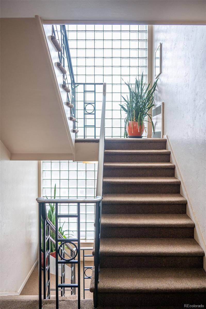 1175 Emerson St #212, Denver, CO 80218