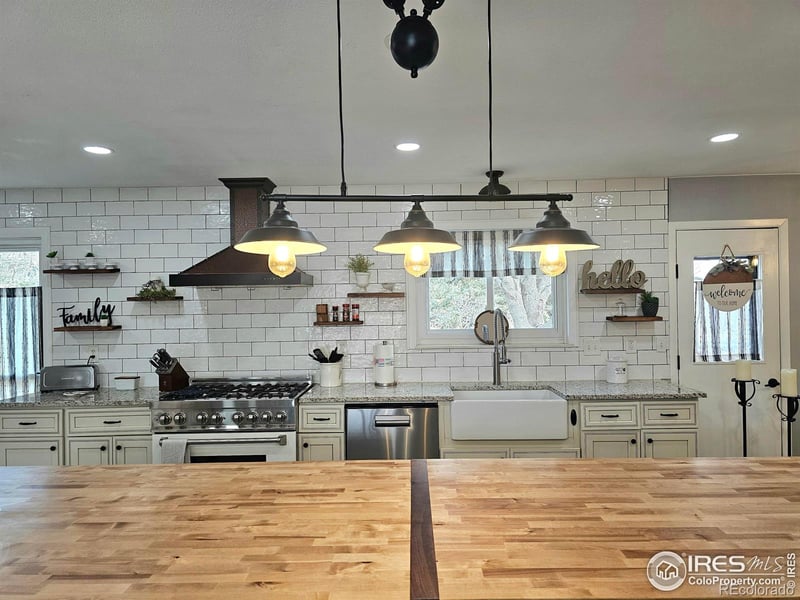 511 Pawnee Dr, Sterling, CO 80751