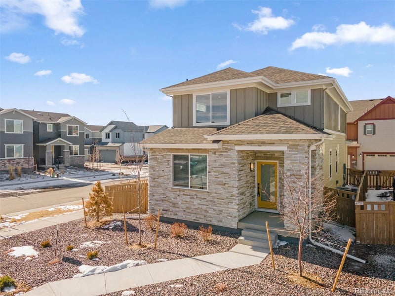 21041 63rd Dr, Aurora, CO 80019