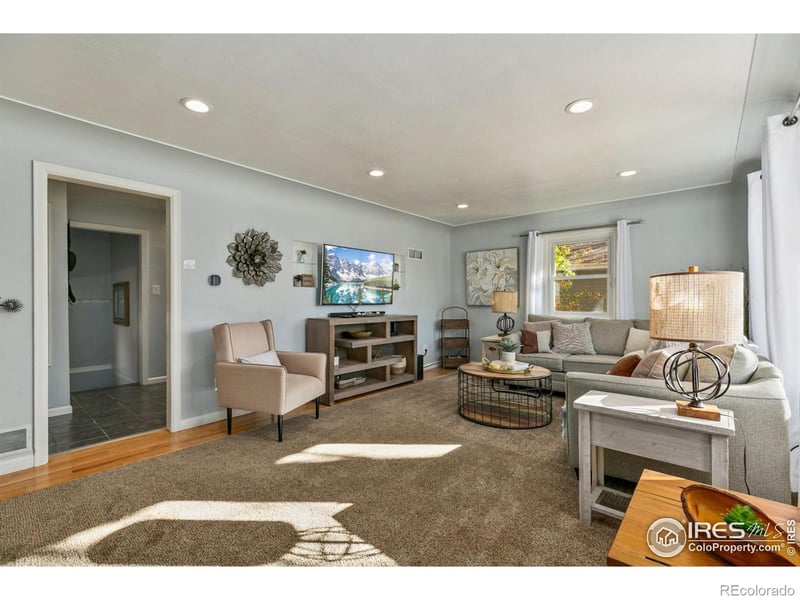 853 7th St, Loveland, CO 80537