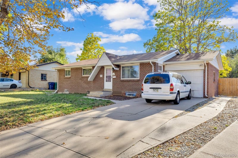 12446 Alaska Pl, Aurora, CO 80012