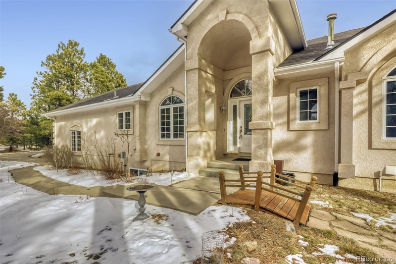 725 Lancers Ct, Monument, CO 80132