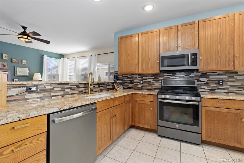 518 Peregrine Cir, Longmont, CO 80504