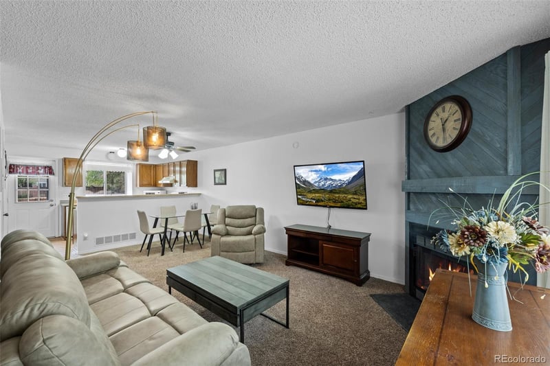 4020 94th Ave #B, Thornton, CO 80229