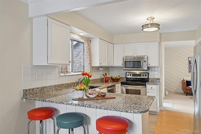 8079 Meadowdale Sq, Niwot, CO 80503