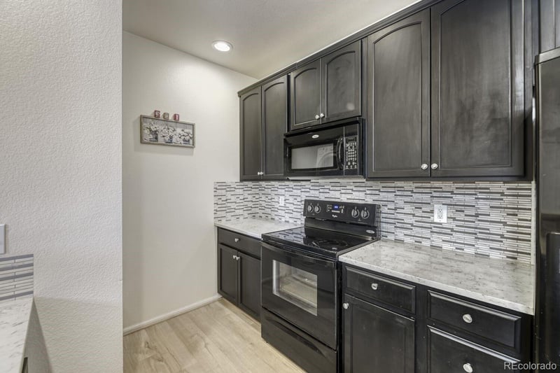 9481 Mansfield Ave #303, Aurora, CO 80014