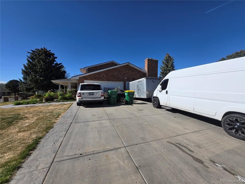 3040 Oak St, Lakewood, CO 80215