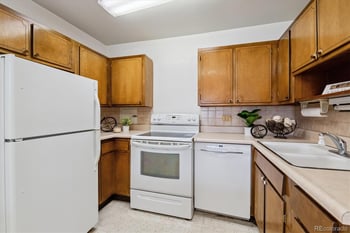 610 S Clinton St #10B, Denver, CO 80247