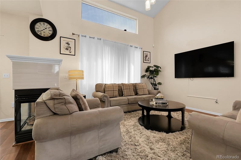 337 Ivory Cir, Aurora, CO 80011