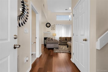 337 Ivory Cir, Aurora, CO 80011