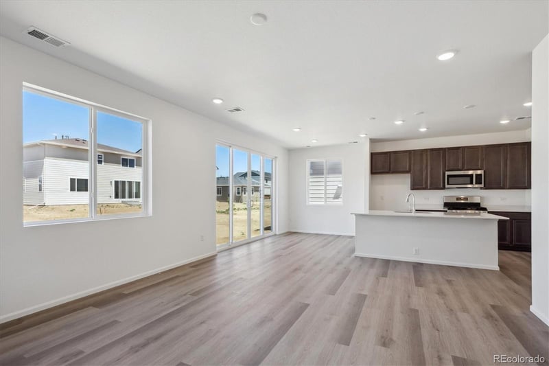 4667 Short Horn Dr, Johnstown, CO 80534