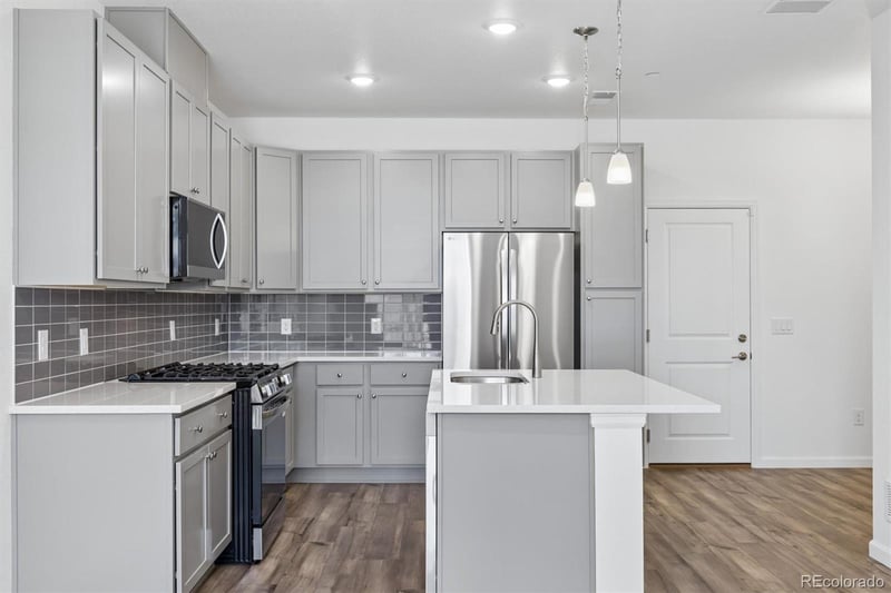 6690 Merseyside Ln, Castle Pines, CO 80108